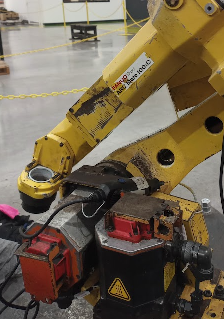 MANTENIMIENTO A ROBOTS FANUC YASKAWA KUKA ABB MANTENIMIENTO A ROBOTS FANUC YASKAWA KUKA ABB